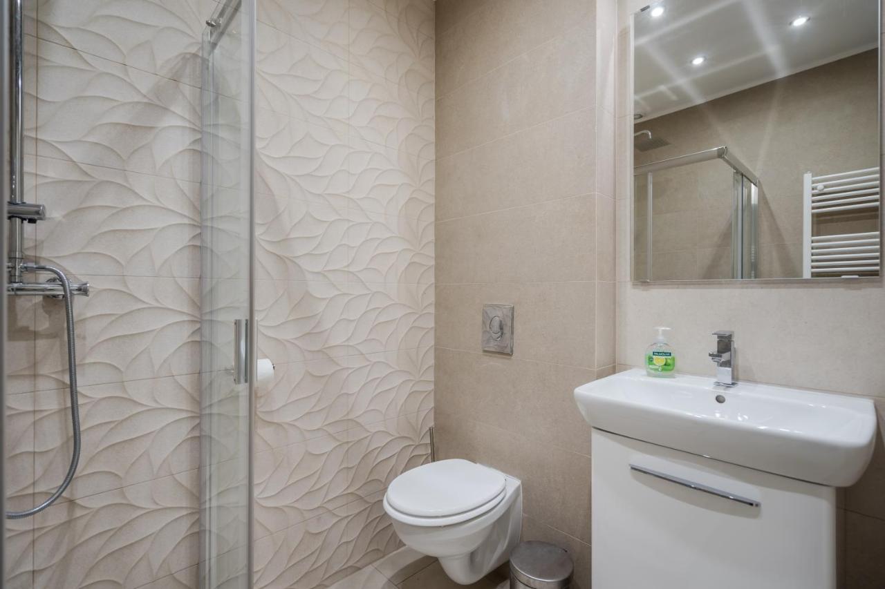 Bpr Ethereal Panoramic Suite With A/C & Balcony Budapest Exterior foto